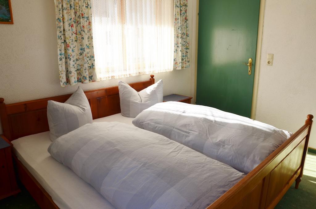 Sonnenheim Villa Forchach Room photo
